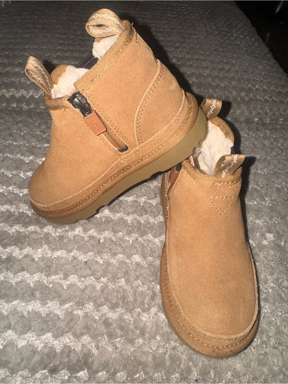 UGG Kids Chestnut Suede Fur-Lined Zip Booties